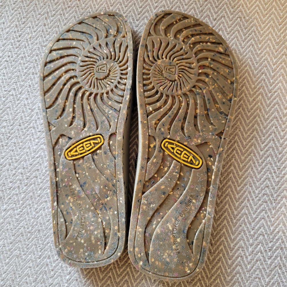 KEEN Harvest Flip Flop Black and Cream Web - Picture 7 of 7